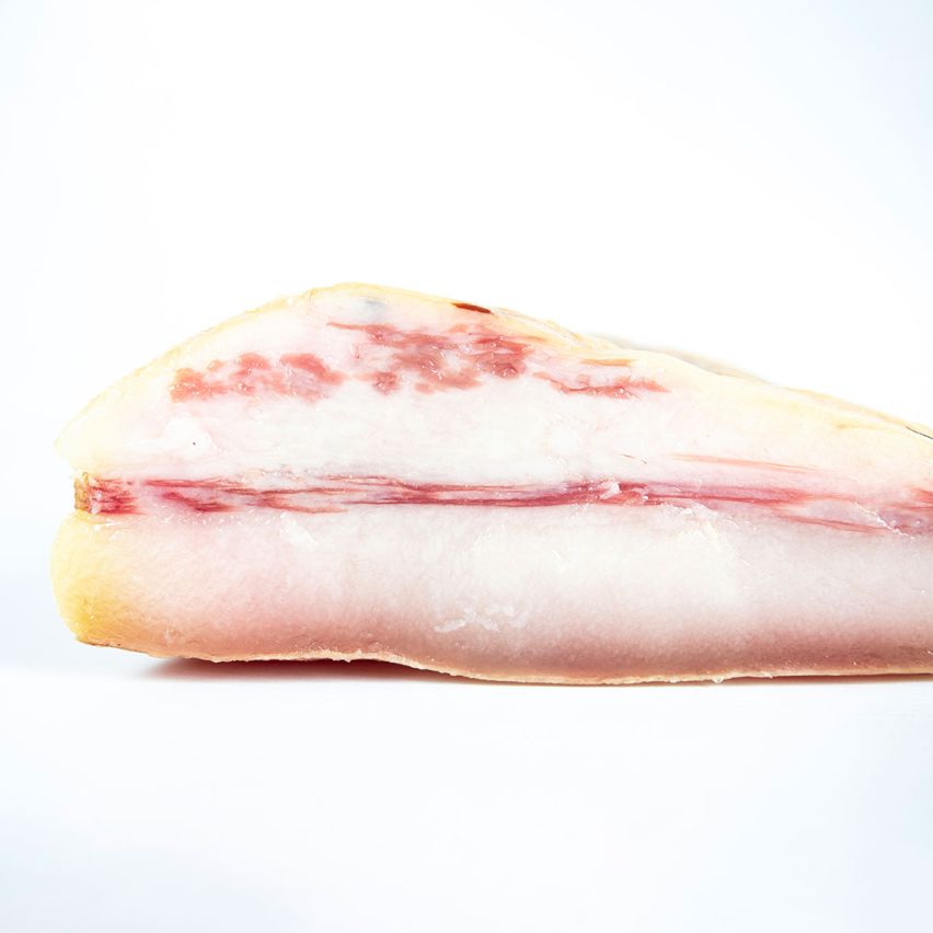 Papada ibérica curada