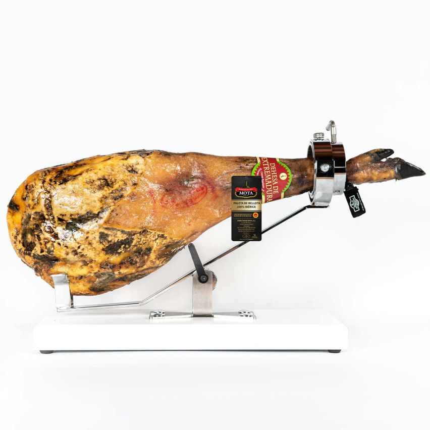 Paleta de bellota 100% ibérica D.O.P. Mota Loncheada a cuchillo