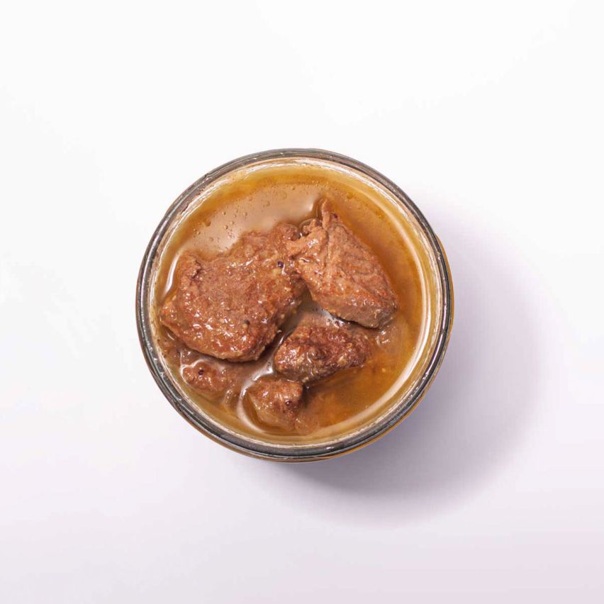 Solomillo ibérico asado con manzana y ciruelas